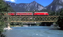 k-001 Albulabahn Ge 4.4 III. Brücke über den Vorderrhein bei Re