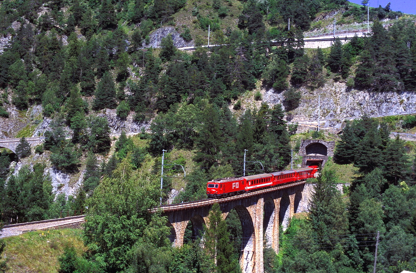 k-005 MGB Viadukt bei Grengiols 23.07.2002 hr