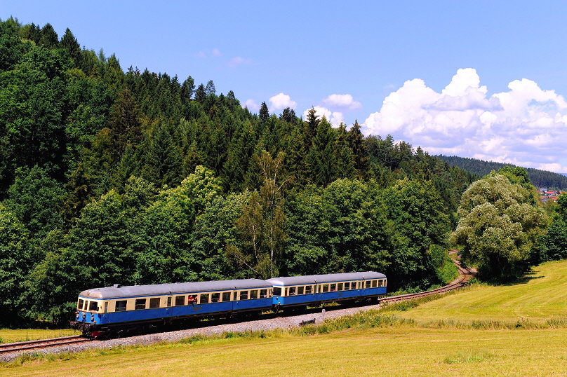 k-012. Regentalbahn Viechtach- Gotteszell bei Osterbrünnl 06.07.2014 hr