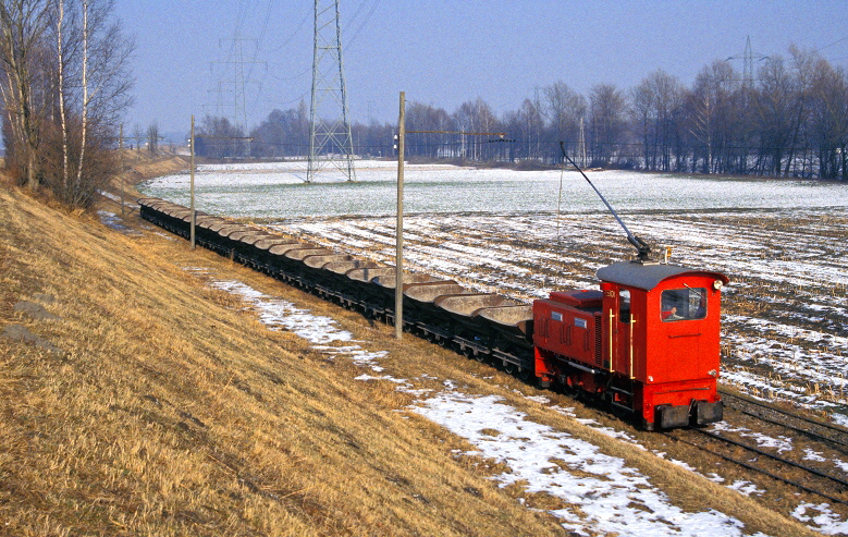 k-114. ID15. Lok vor der Straßenquerung b. Lustenau 04.02.1998 rk 